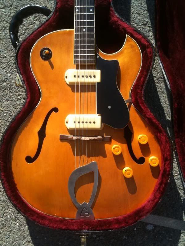 1950s Guild T100D Electric Hollowbody Guitar Photo by brehanclaire