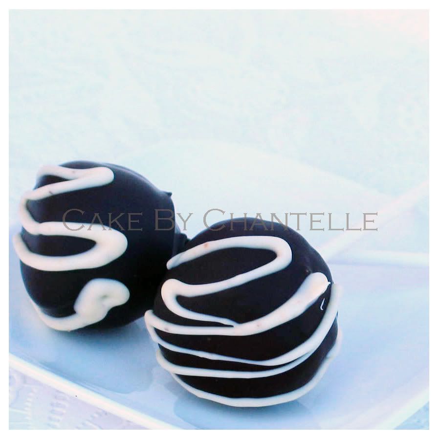 http://i958.photobucket.com/albums/ae67/Chantel67/cakepops10.jpg