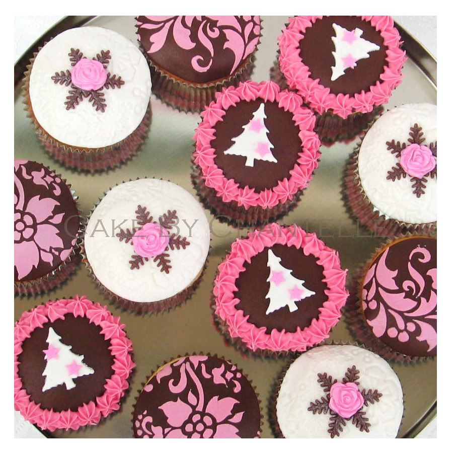 http://i958.photobucket.com/albums/ae67/Chantel67/kerstCupcakespinkBrown1.jpg