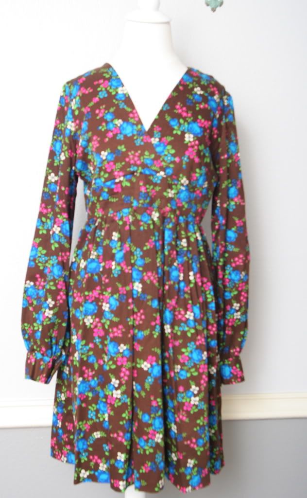 1970s_floral_mini_dress