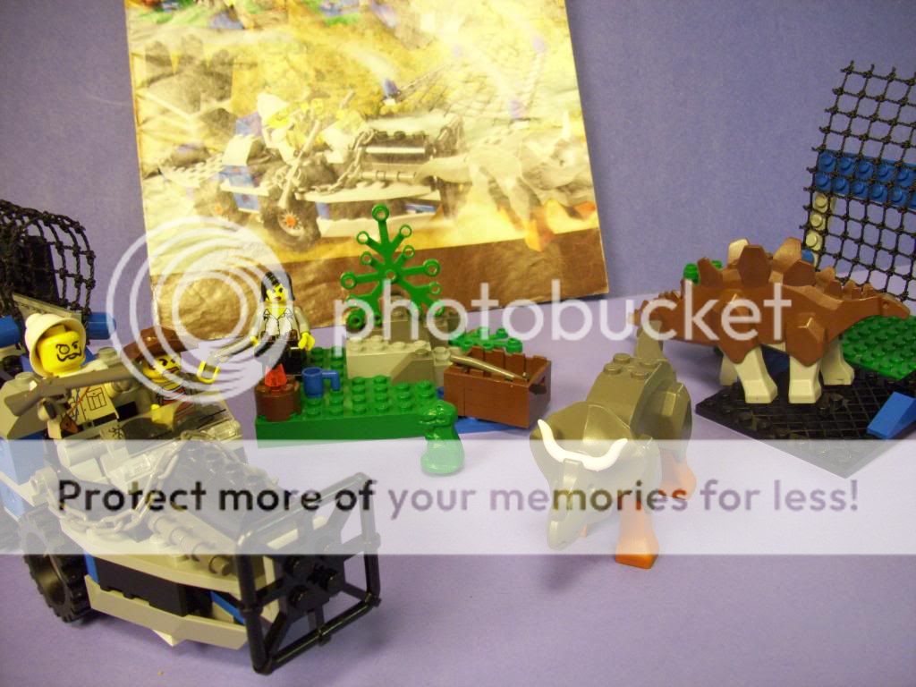LEGO Dinosaur Adventurers 5955 All Terrain Trapper  